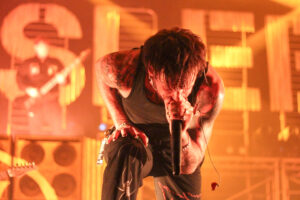Sänger_Lawrence_Taylor_der_Metalband_While_She_Sleeps_im_Palladium_Köln