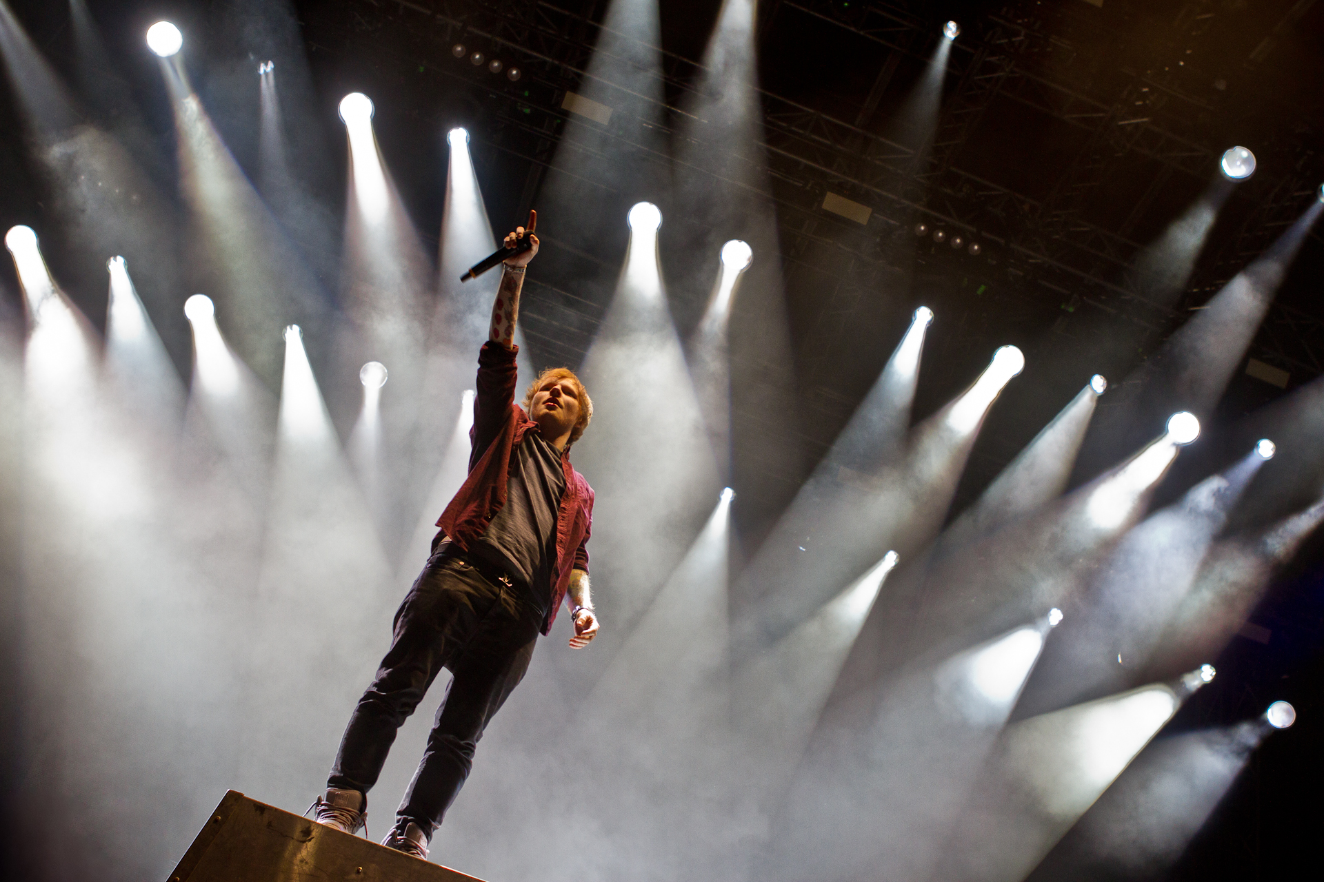 Edward_Christopher_„Ed“_Sheeran_at_Southside_Festival_2014_in_Neuhausen_ob_Eck