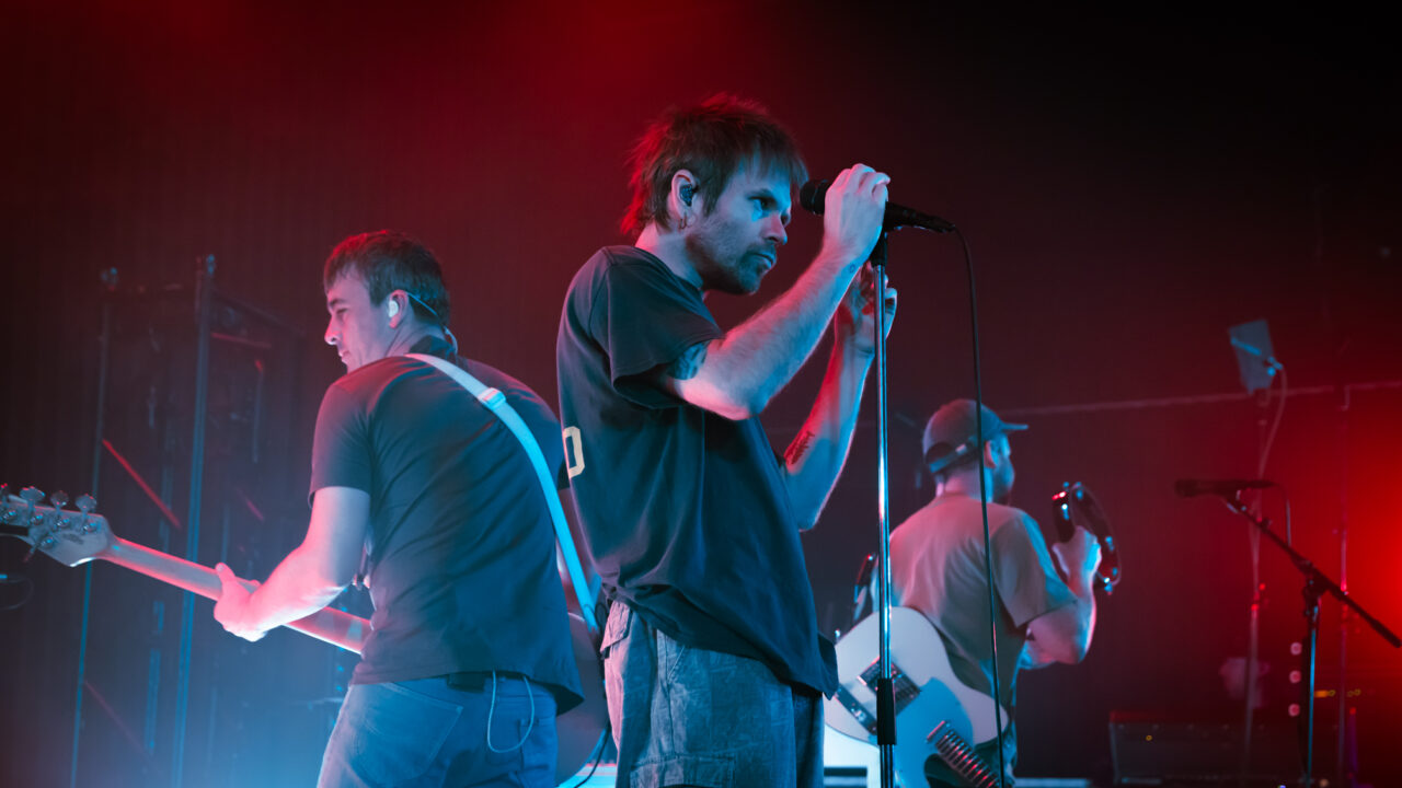 Enter Shikari incendian Santiago con un directo demoledor junto a DeathbyRomy