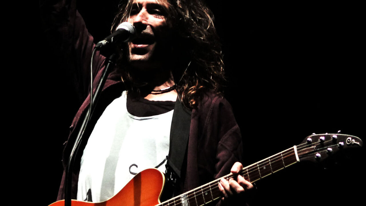 Muere Robe Iniesta (Extremoduro), la voz que redefinió el rock en español